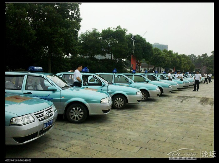 长沙现代车友会参加学习雷锋爱心送考