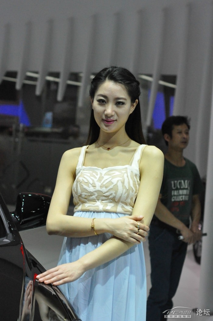 2014南昌车展美女来袭!