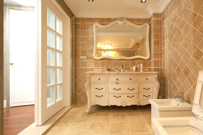 欧式风格复式二居室洗手间装修效果图