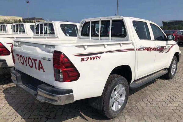 丰田hilux 海拉克斯2019款 中东版2.7l汽油5座海拉克斯