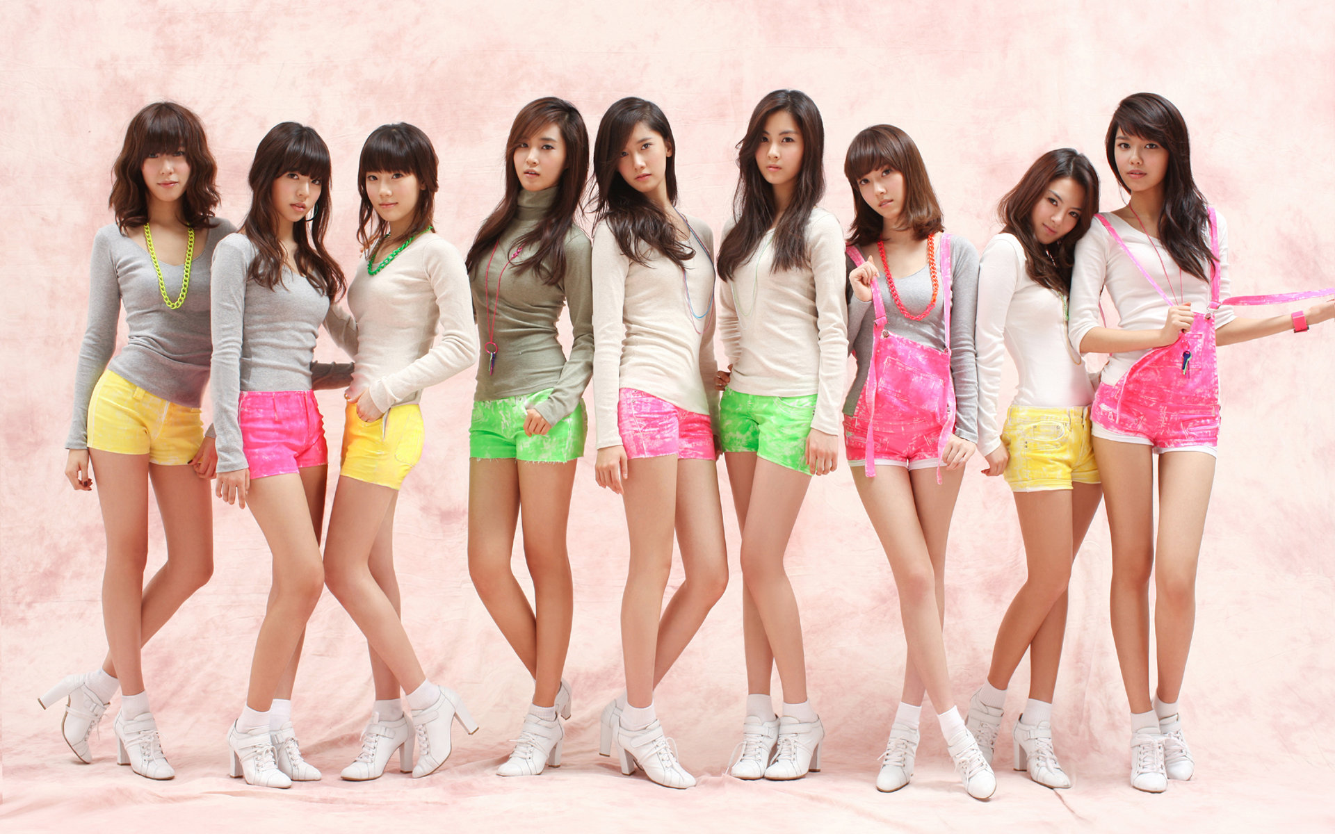 九人九色韩国美少女组合 少女时代高清壁纸(9)