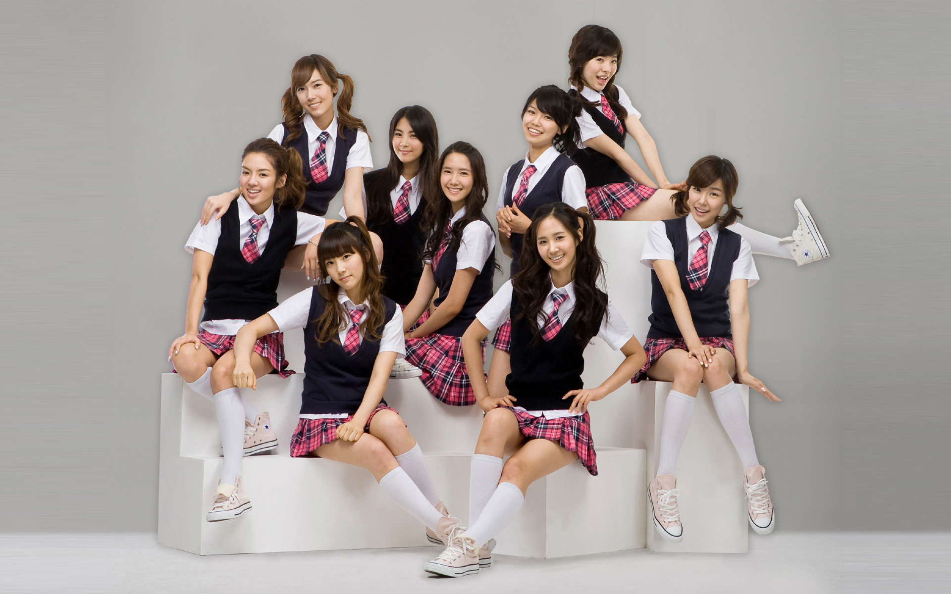 九人九色韩国美少女组合 少女时代高清壁纸(1