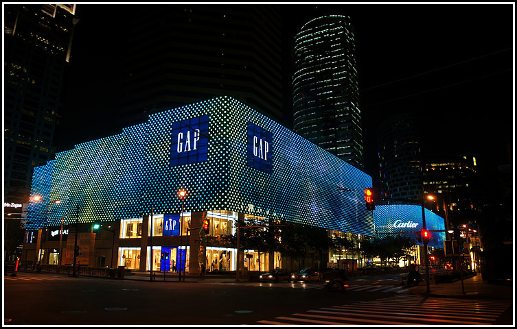 上海城市的夜晚街景