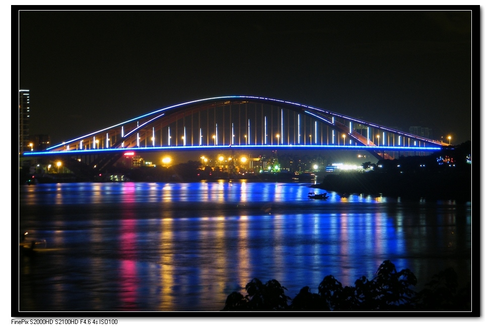 佛山新城区东平大桥夜景--感觉很美