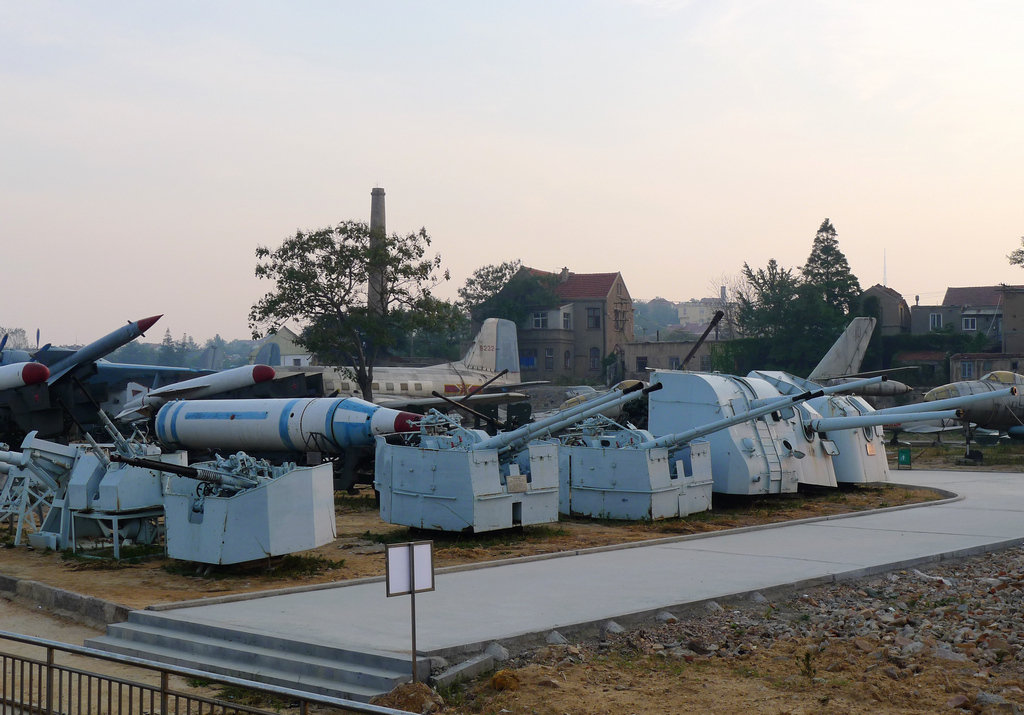 小青岛公园周边景色，还有海军博物馆海上展舰区可看哟。