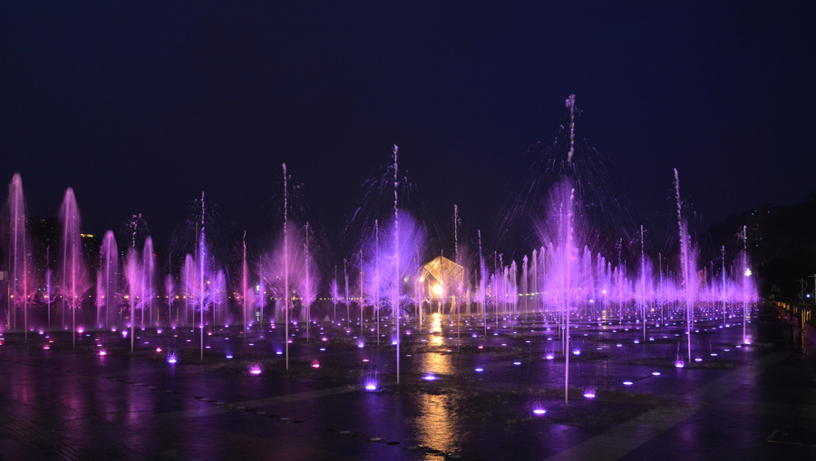 我也来一组重庆夜景 地点南滨路喷泉