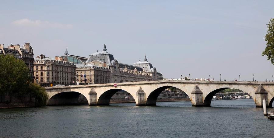 法国巴黎塞纳河上的桥