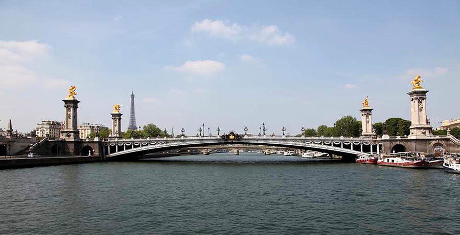 法国巴黎塞纳河上的桥