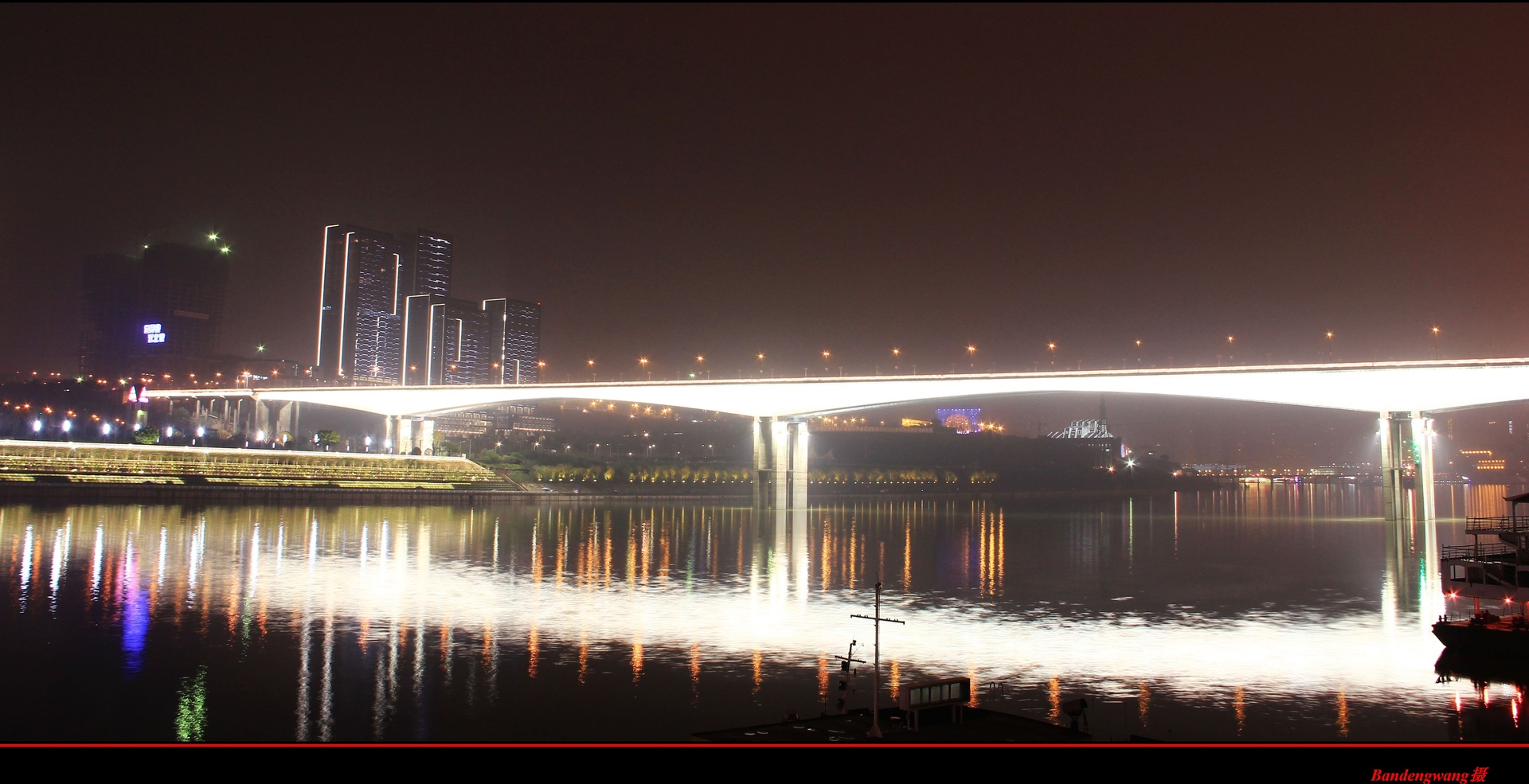 重庆嘉陵江黄花园大桥夜景