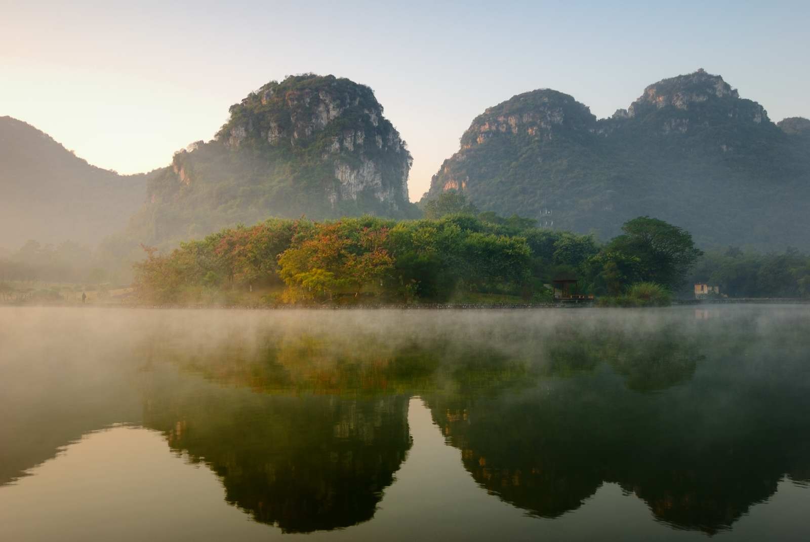 柳州大龙潭晨景