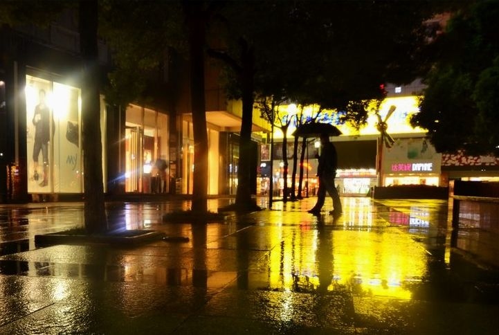 雨中夜景