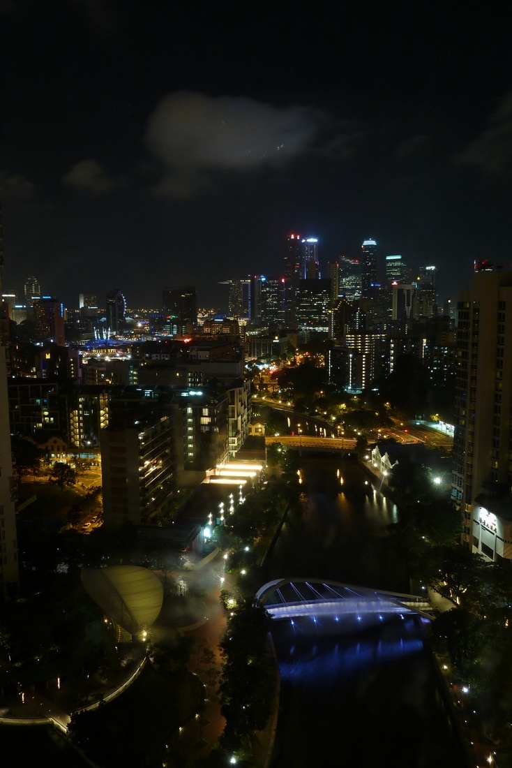 酒店窗外的夜景