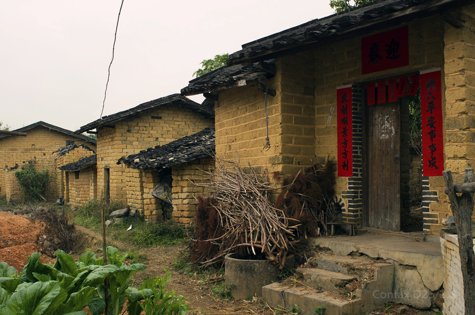 初哥学摄影:粤西山区的泥砖屋