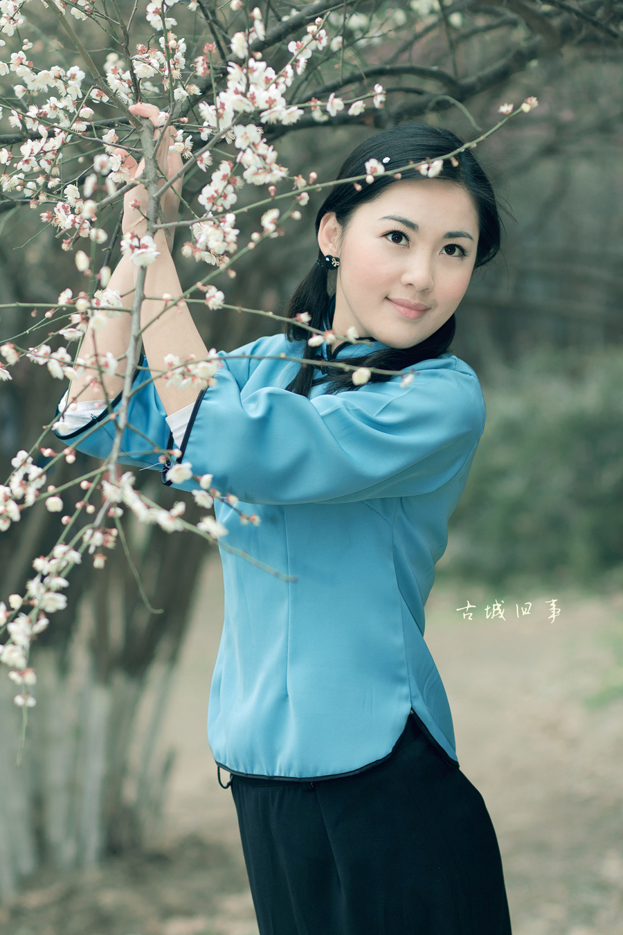  古城旧事> 怀旧人像