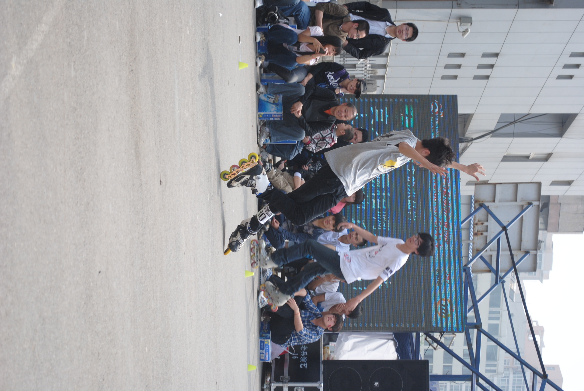 小三拍的轮滑刹车…