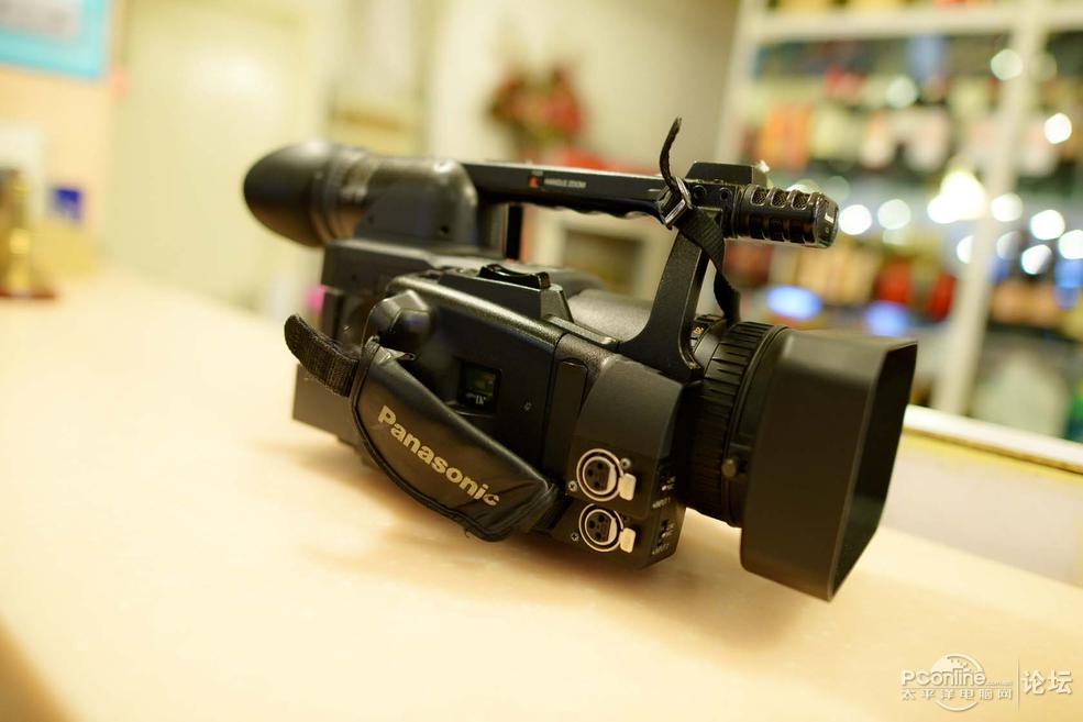 超高性价比松下 AG-HVX203高清数码摄像机