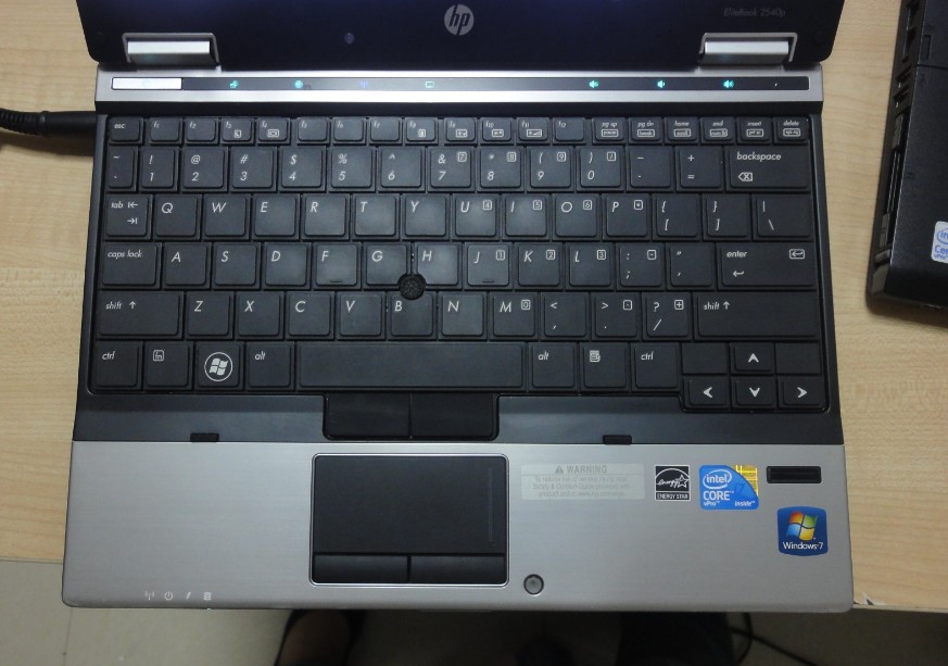 hp 2540p i7-l640 2.13 4g 250g dvd 摄像头指纹无线英文 价格:2400
