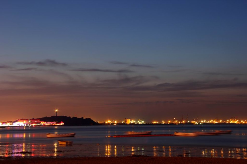 烟台海边夕阳 夜景