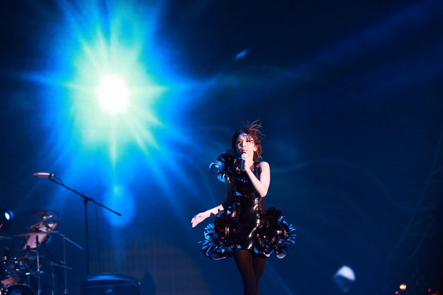【2013-08-10广州体育馆SHE演唱会摄影图片