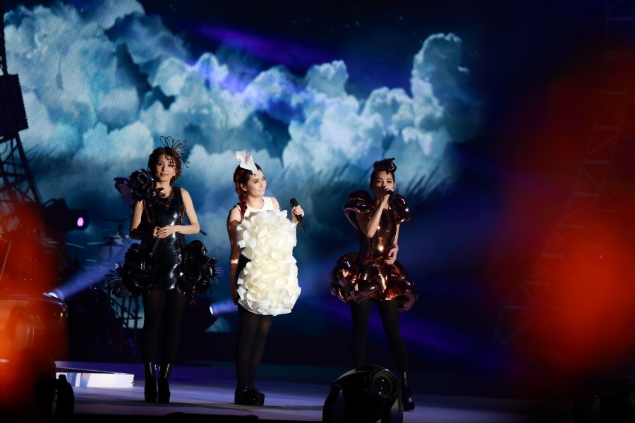 【2013-08-10广州体育馆SHE演唱会摄影图片