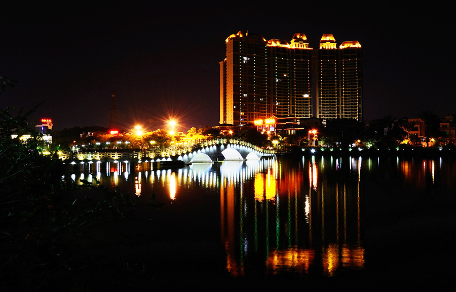 阳江鸳鸯湖公园夜景