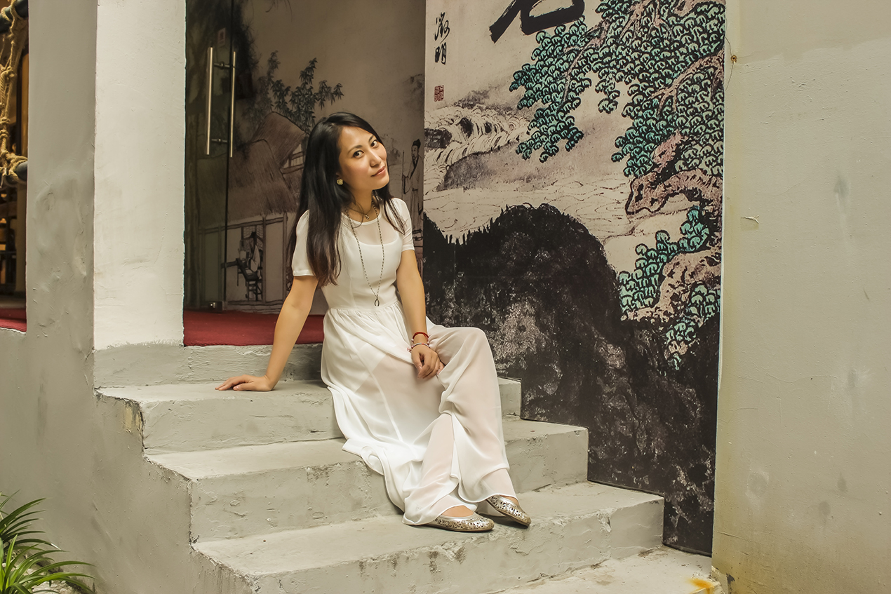 美女摄影师菁菁