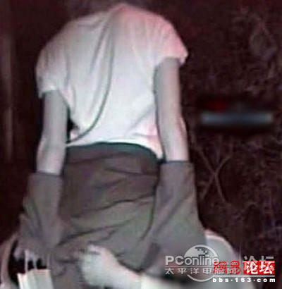 惊呆了 情侣公园忘情亲热 ( 34 / 44 )