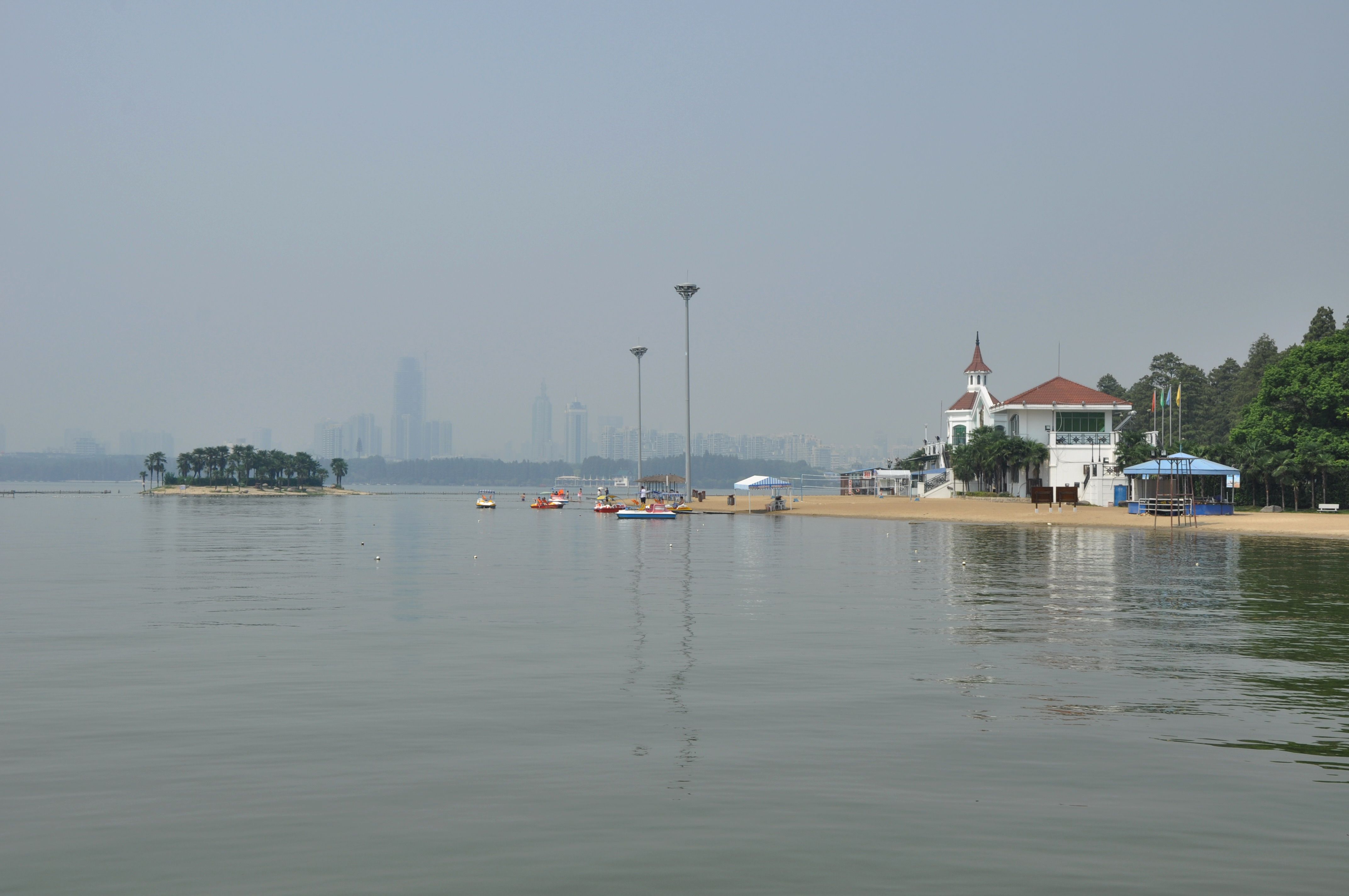 武汉东湖湖心亭沙滩浴场(随拍)