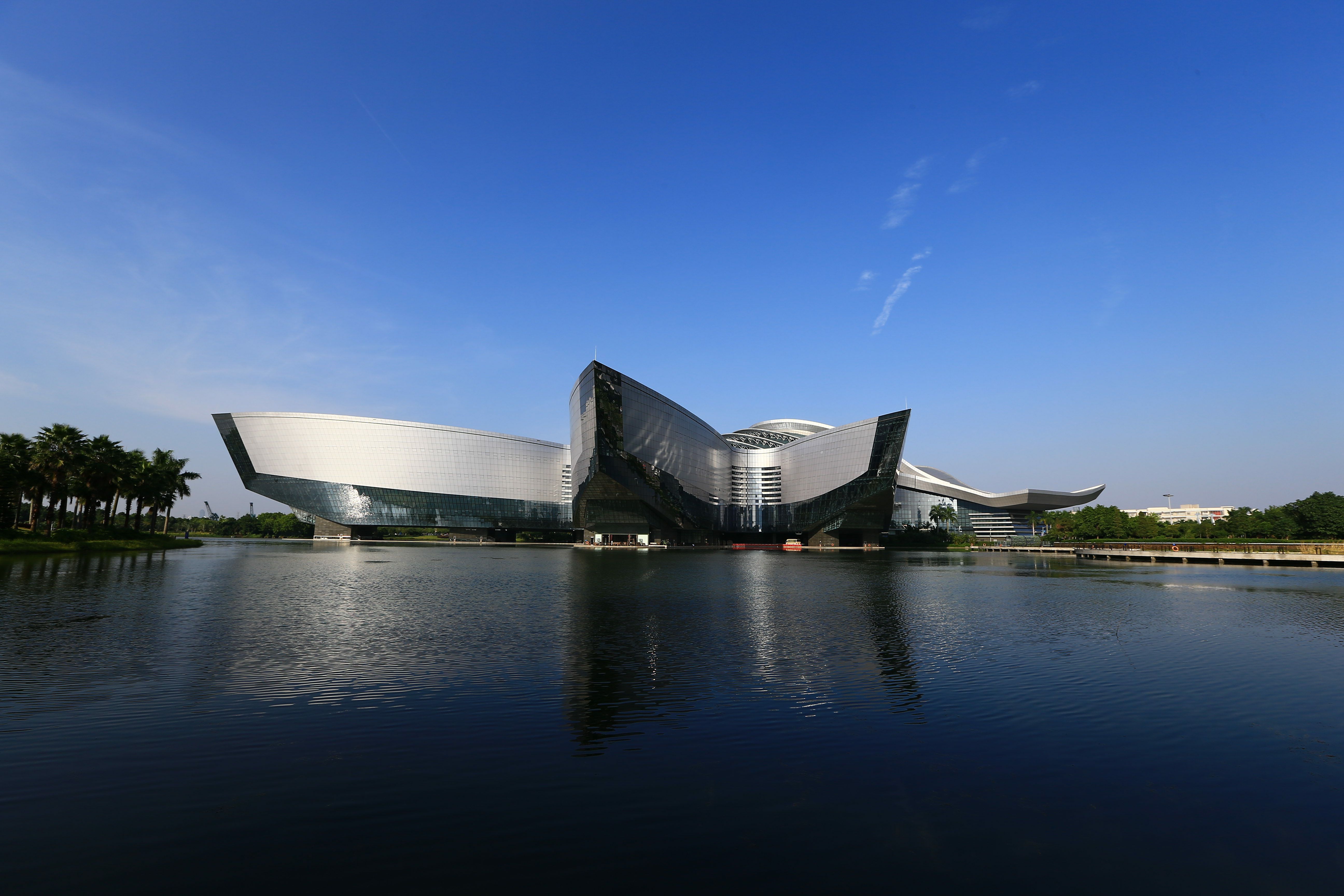 广州大学城~美丽建筑科学馆
