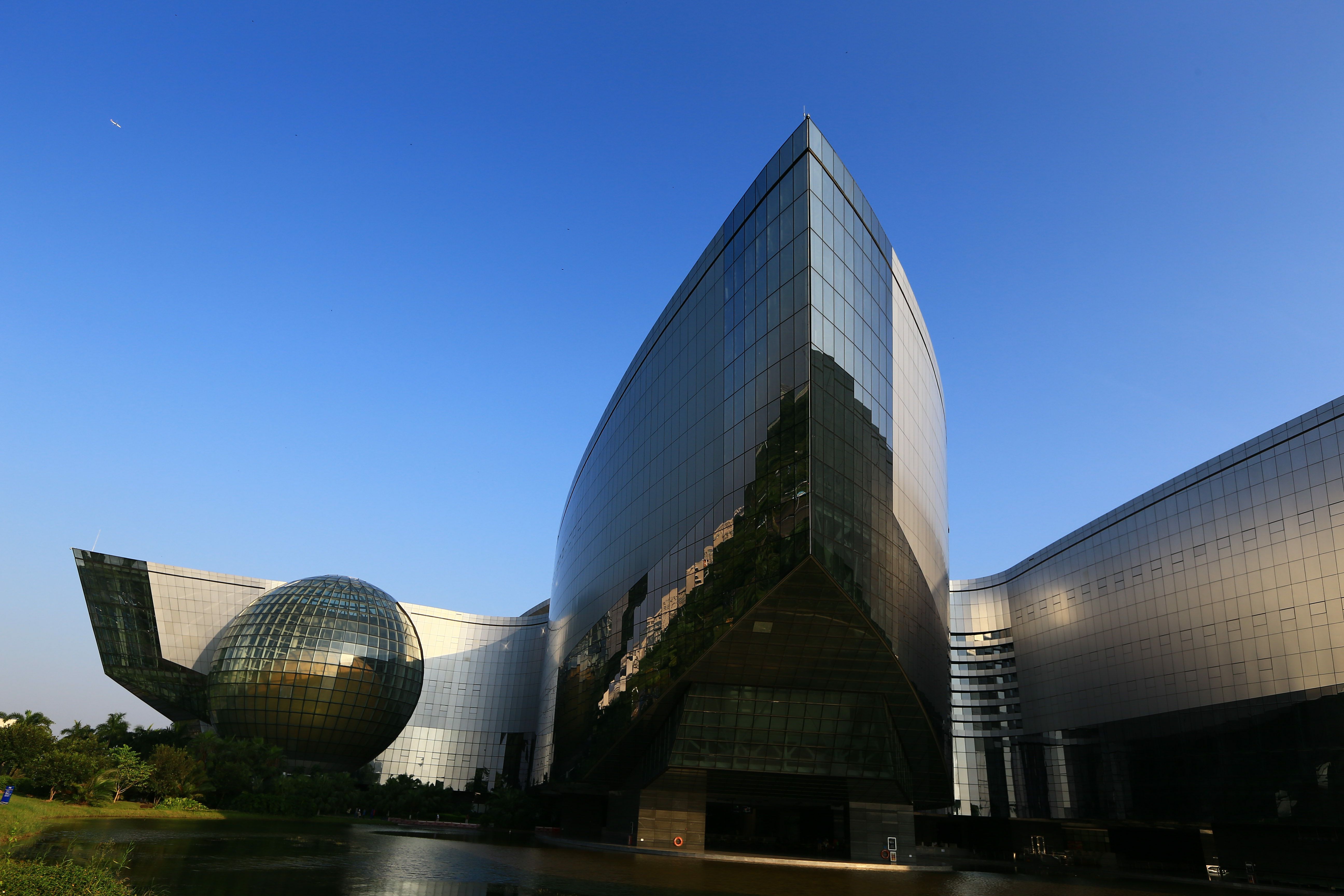 广州大学城~美丽建筑科学馆
