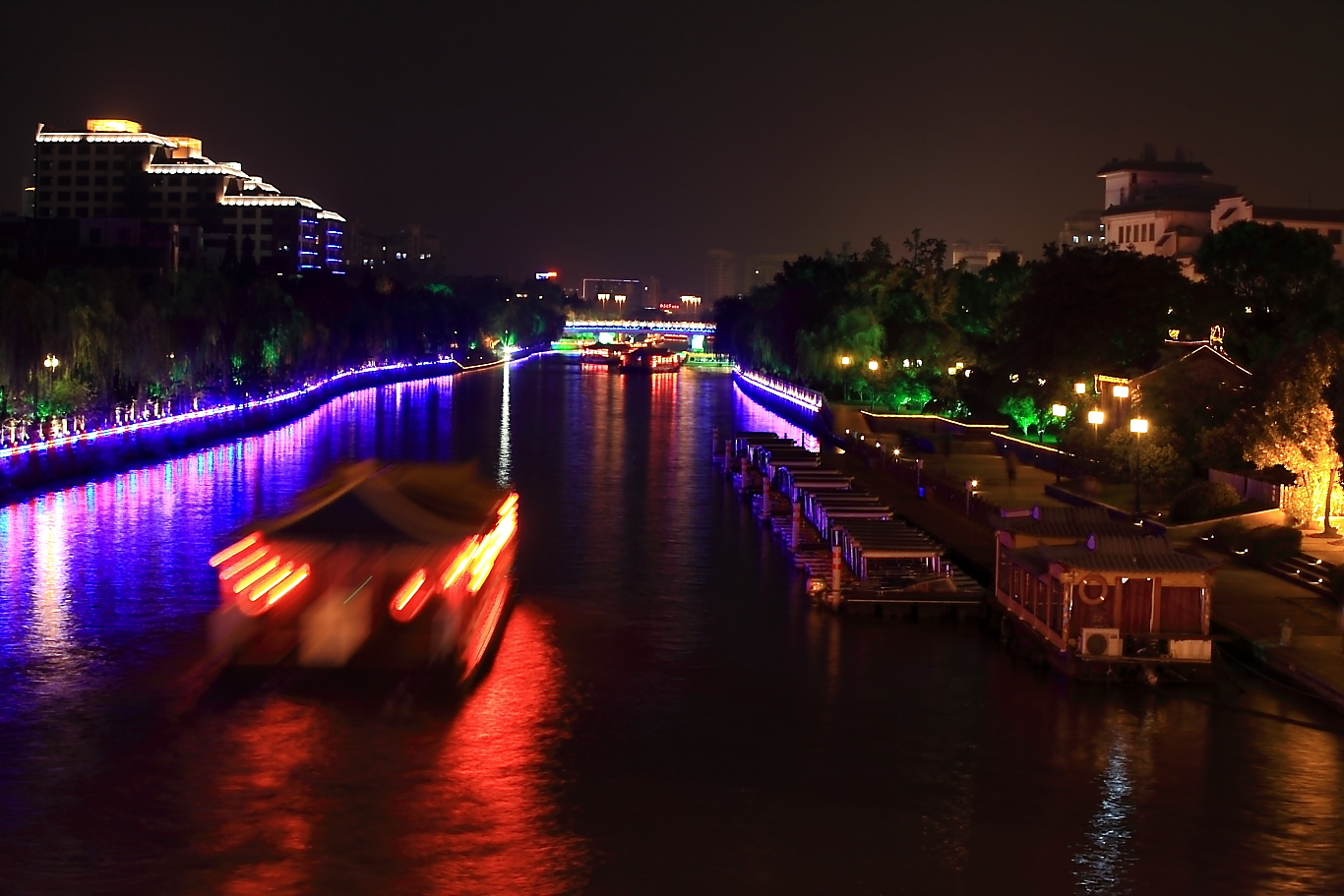 Jiangsu yangzhou grand canal night view photo image_picture free download 501285802_lovepik.com