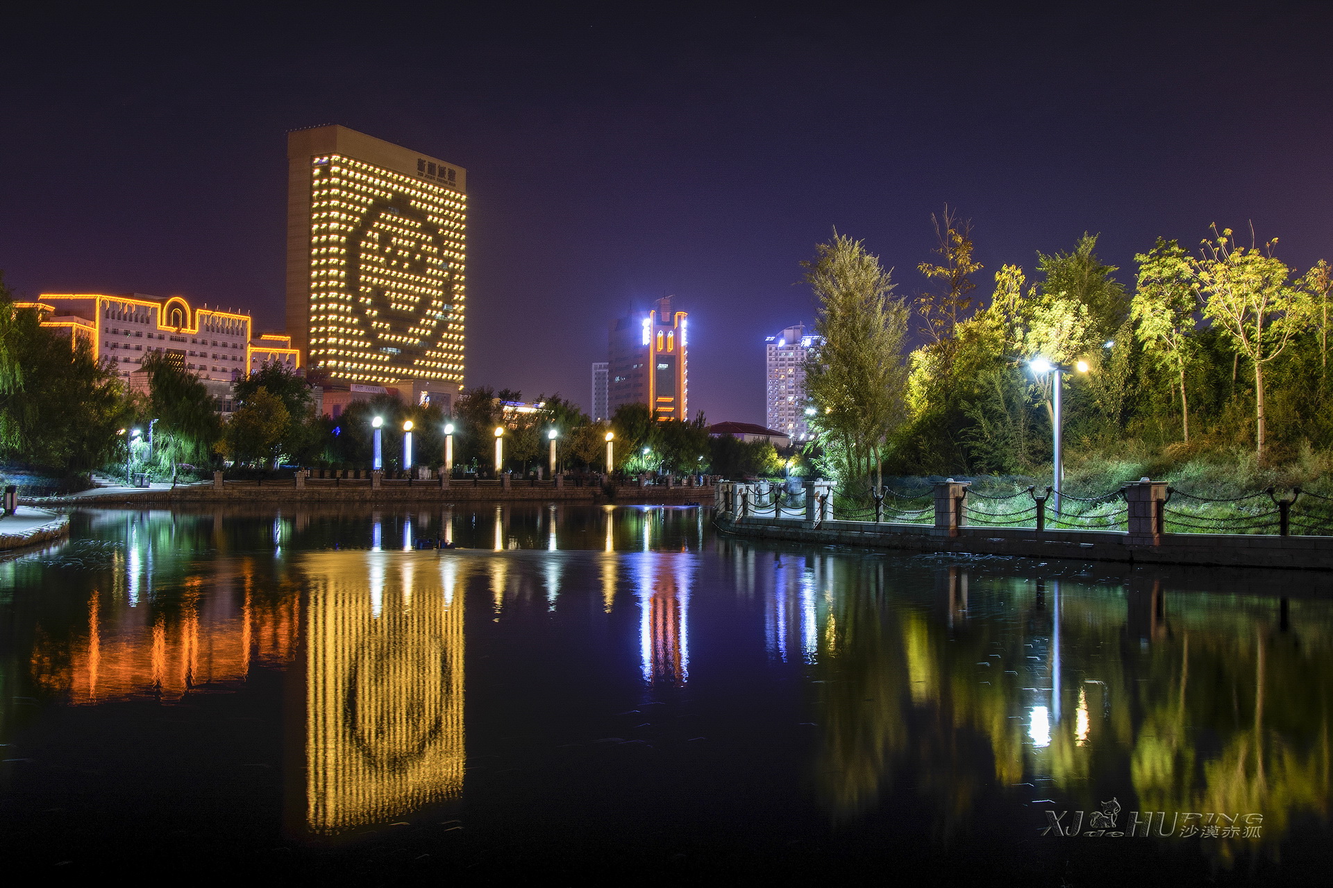 乌鲁木齐南湖广场夜景