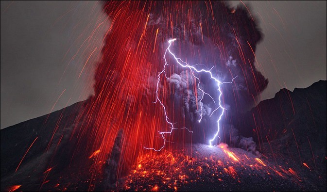 【日本火山爆发瞬间摄影图片】风光旅游摄影
