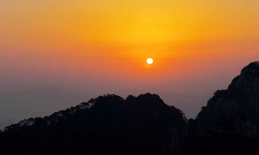 醉美黄山,一览众山小.风景美如画.