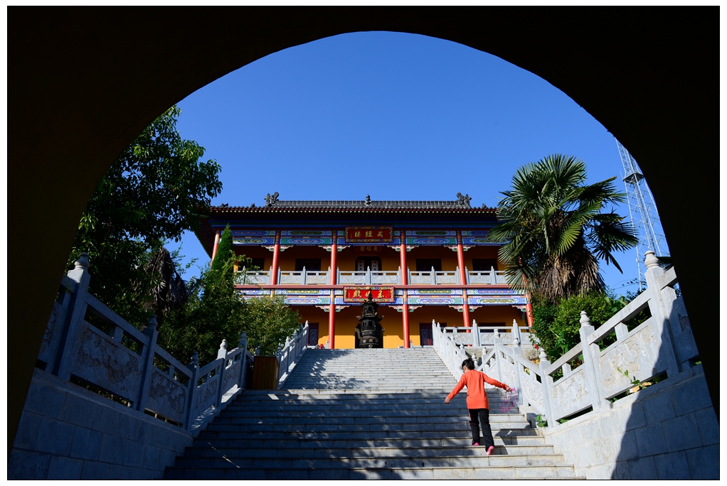 龙兴寺 是朱元璋 出家的寺院