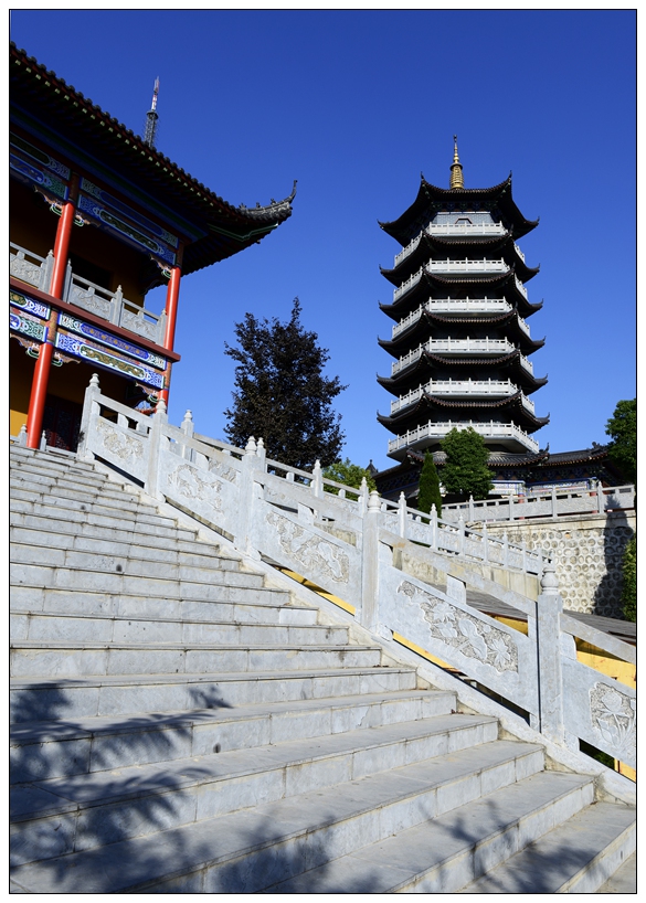 龙兴寺 是朱元璋 出家的寺院