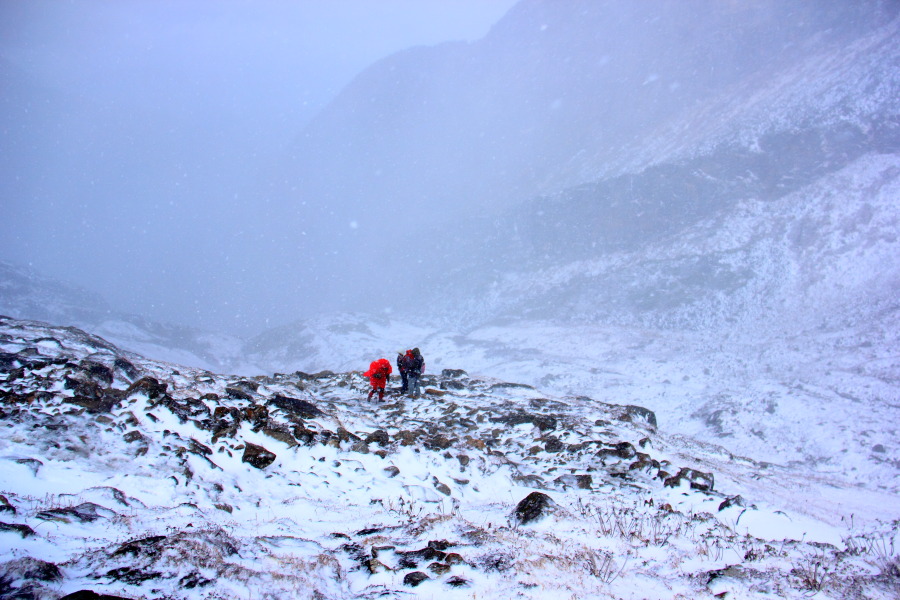=徒步墨脱第一天&风雪中翻越多雄拉山=