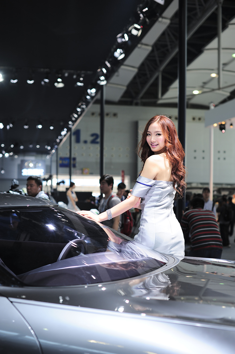 2013广州车展之现代车模4
