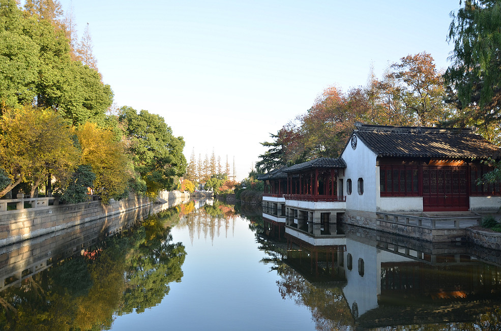 苏州大学校园秋景