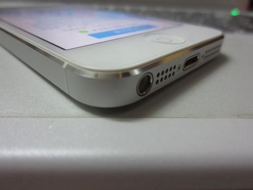 成色党最爱:99新原装白色日版有锁iPhone5,6.