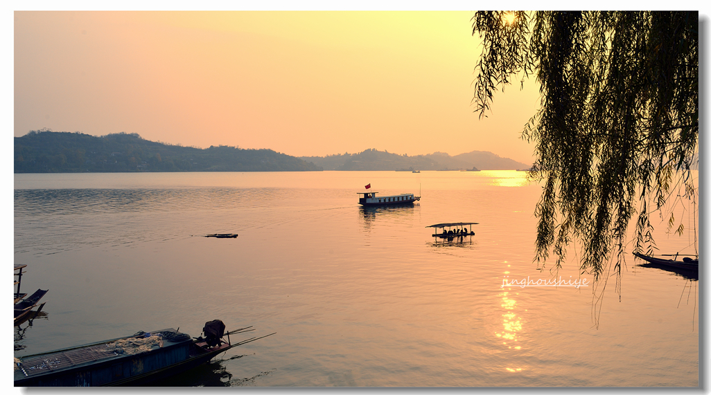 太阳照在沅水河上2