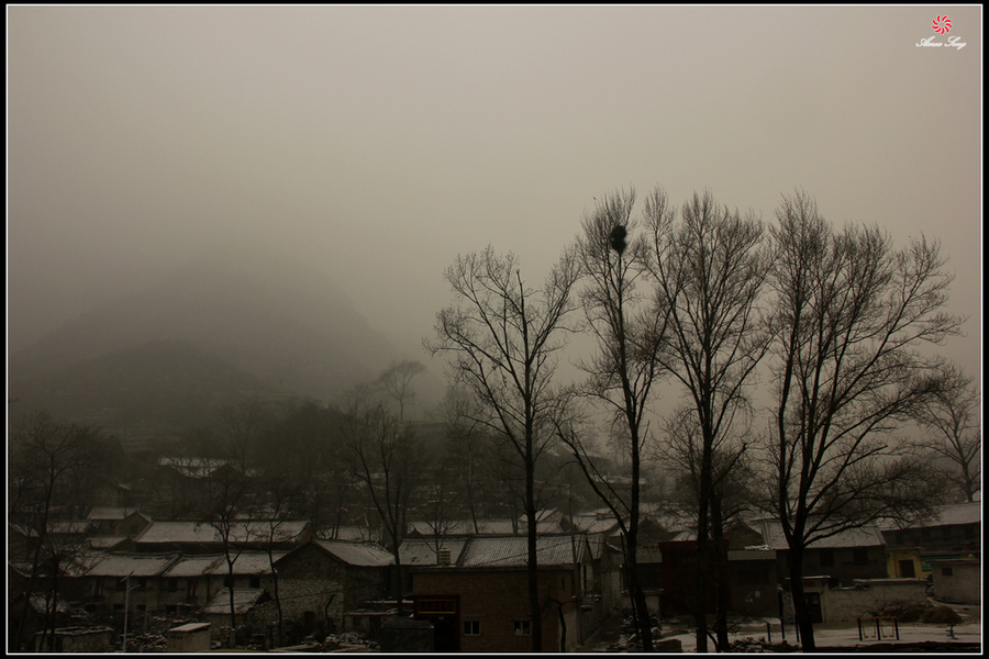 北方冬雪山村