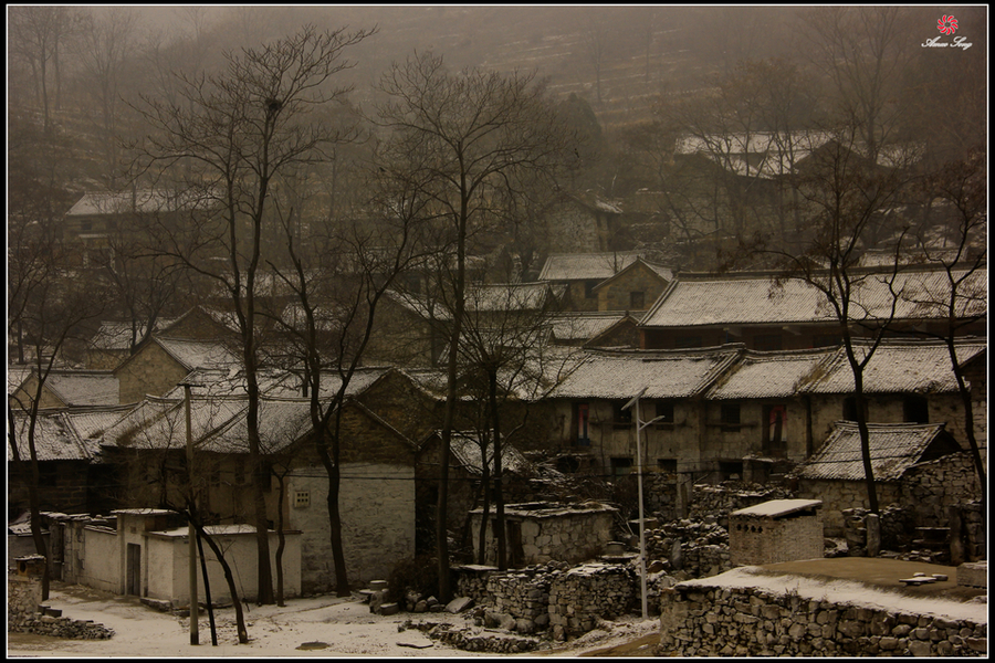 北方冬雪山村