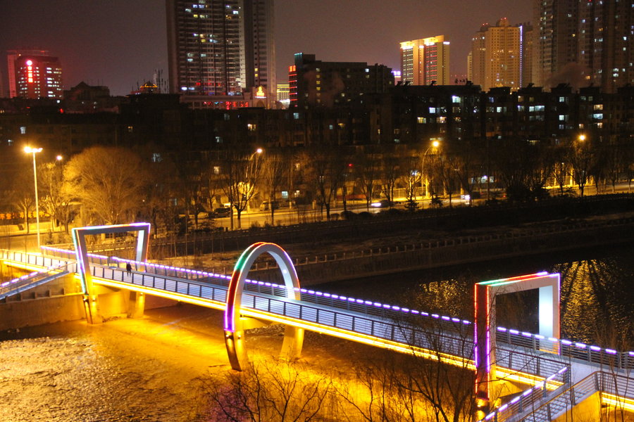 【西宁湟水河新桥夜景摄影图片】风光旅游摄影