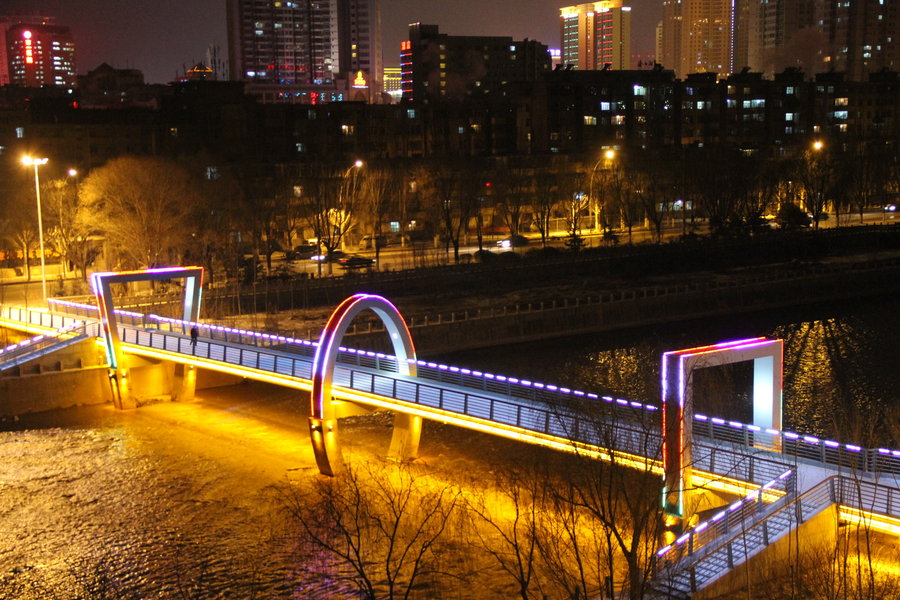 【西宁湟水河新桥夜景摄影图片】风光旅游摄影