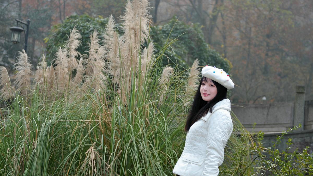 【太子湾外拍美女之二摄影图片】人像摄影_不期而遇88