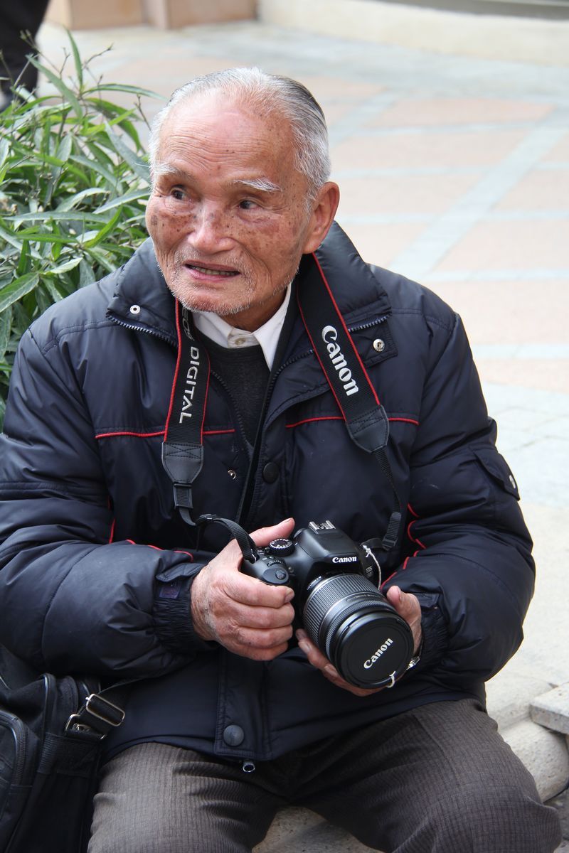 88岁高龄大爷摄影师