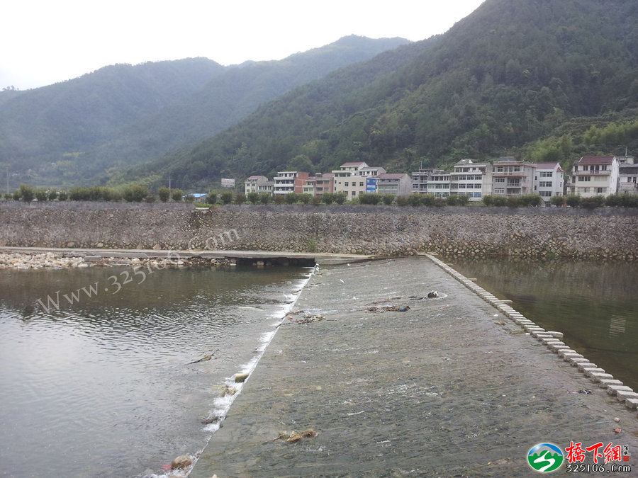 浙江:永嘉桥下镇吴宅村河坝风光