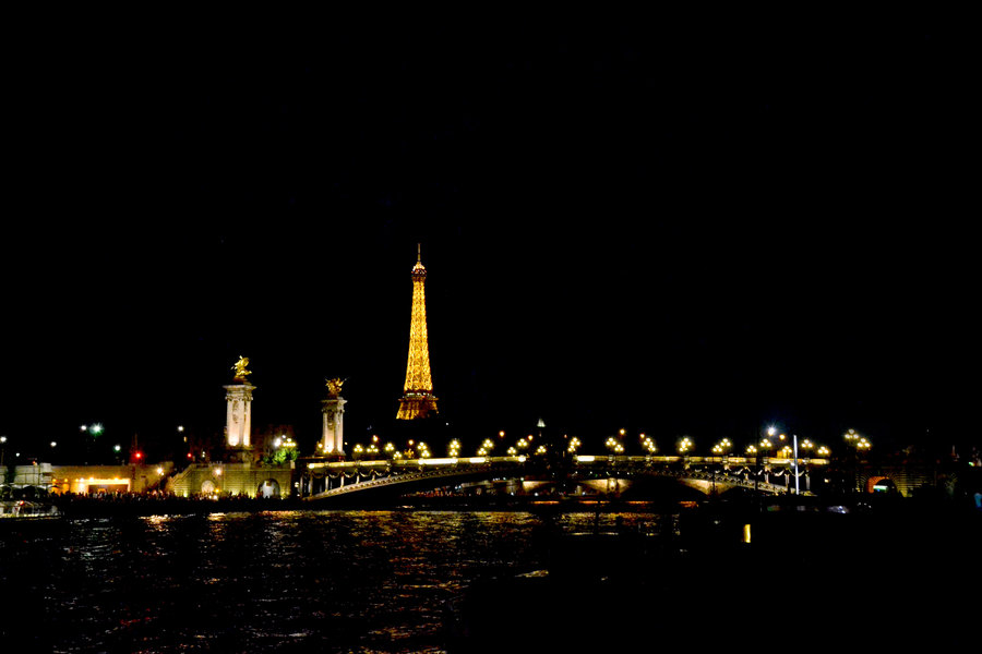巴黎.塞纳河.埃菲尔铁塔