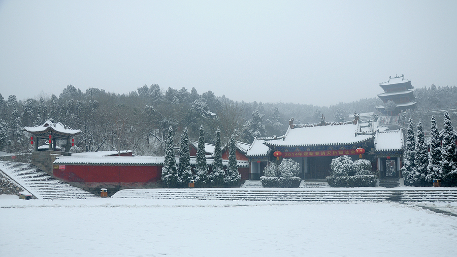 风雪月山寺